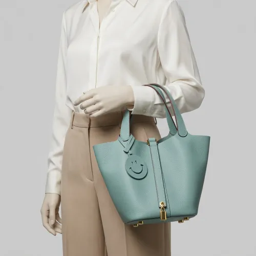 Virtual Try On Bags